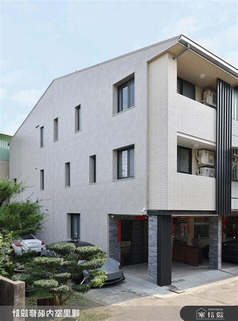 透 天 厝 後面有 水 溝